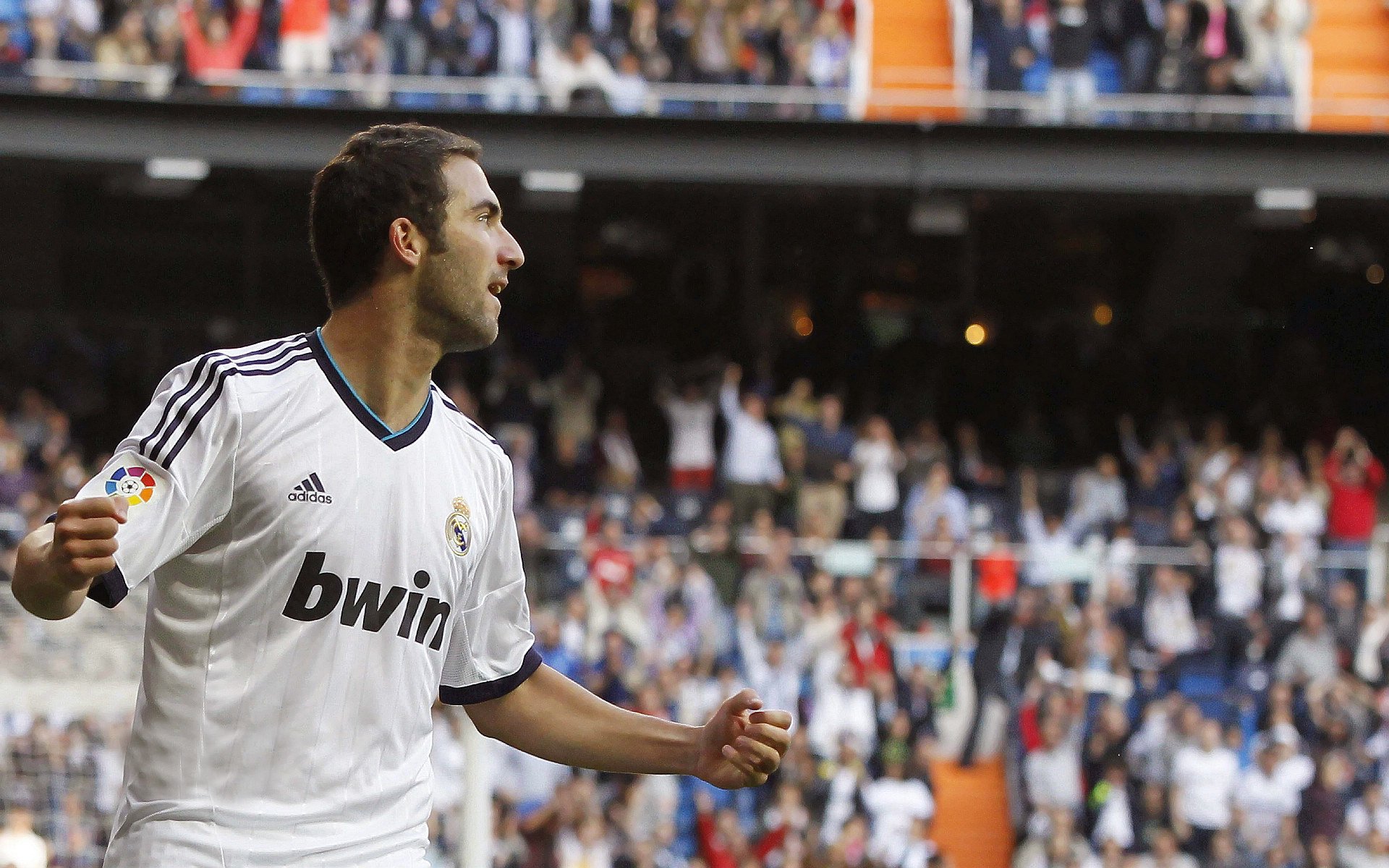 曼联加强阵容补强，安德森成为冬窗引援目标，曼城门将安德森